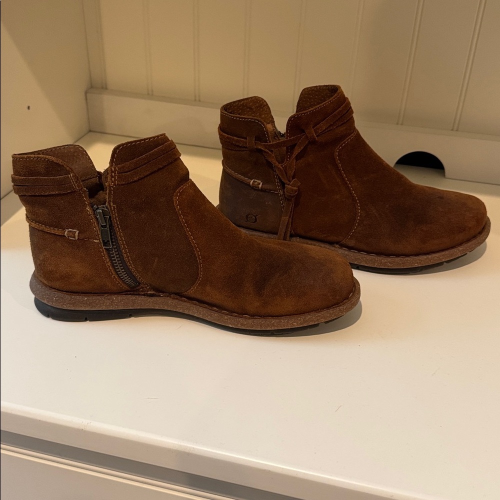 BORN Wynter brown suede boots